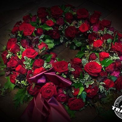 9. Kranz, rund gesteckt