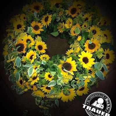 11. Kranz, rund gesteckt