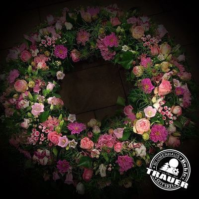 10. Kranz rund gesteckt